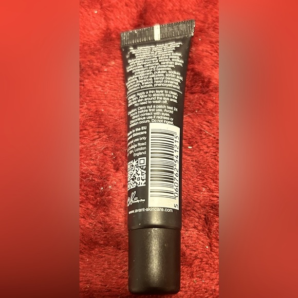 Avant Shea Butter Goji Berry Avocado Brightening & Depuffing Overnight Eye Serum - Picture 2 of 3